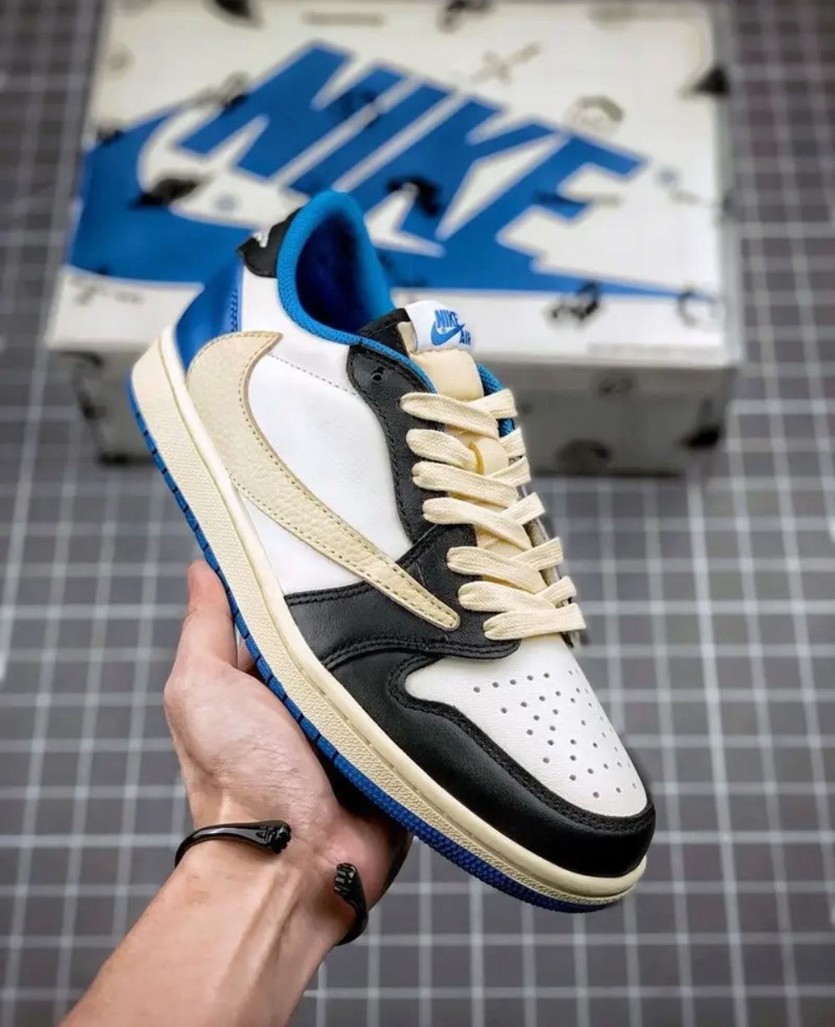 JORDAN TRAVIS SCOTT BLUE MOCHA