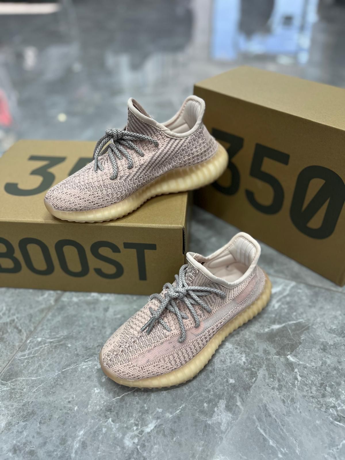 YEEZY SYNTH REFLECTIVE