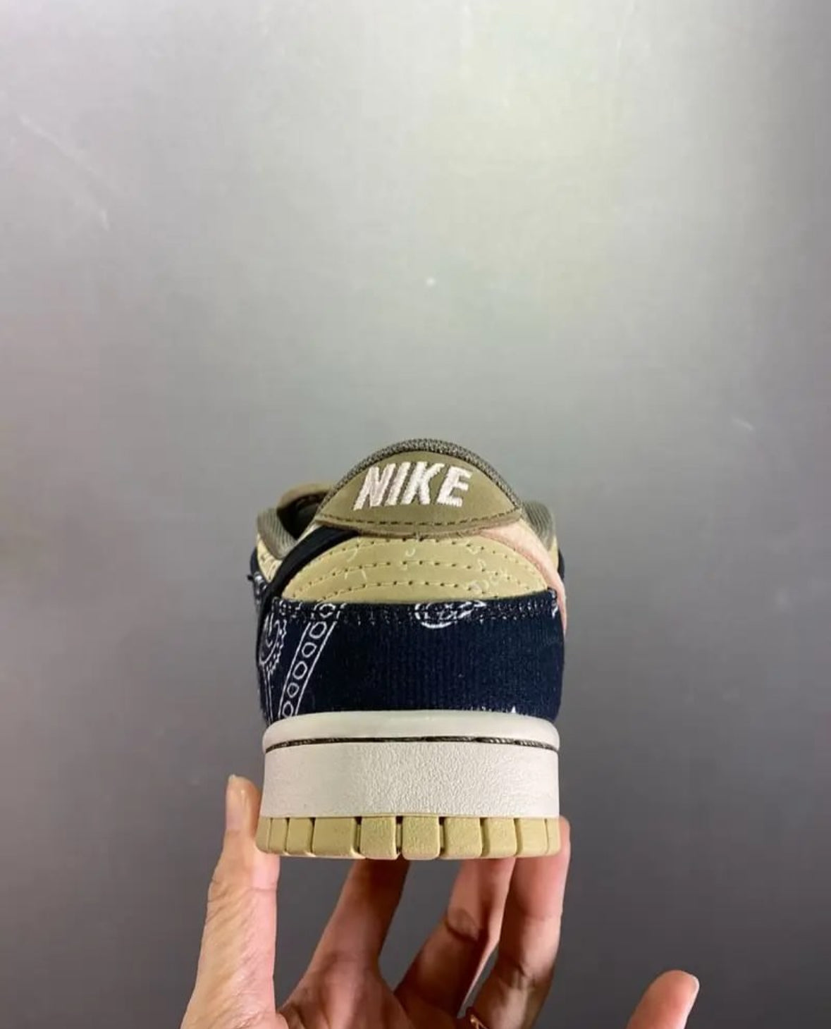 NIKE X TRAVIS SCOTT DUNK LOW