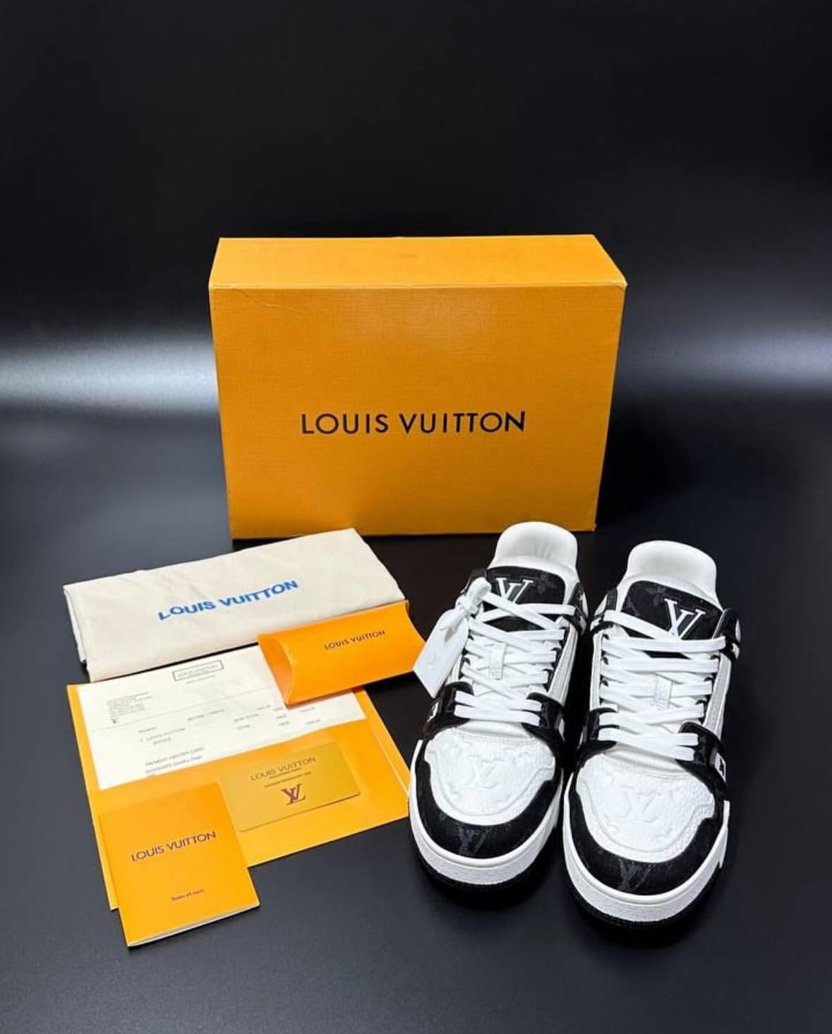 LOUIS VUITTON "BLACK WHITE"