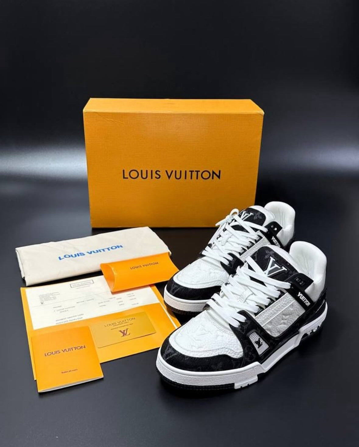 LOUIS VUITTON "BLACK WHITE"