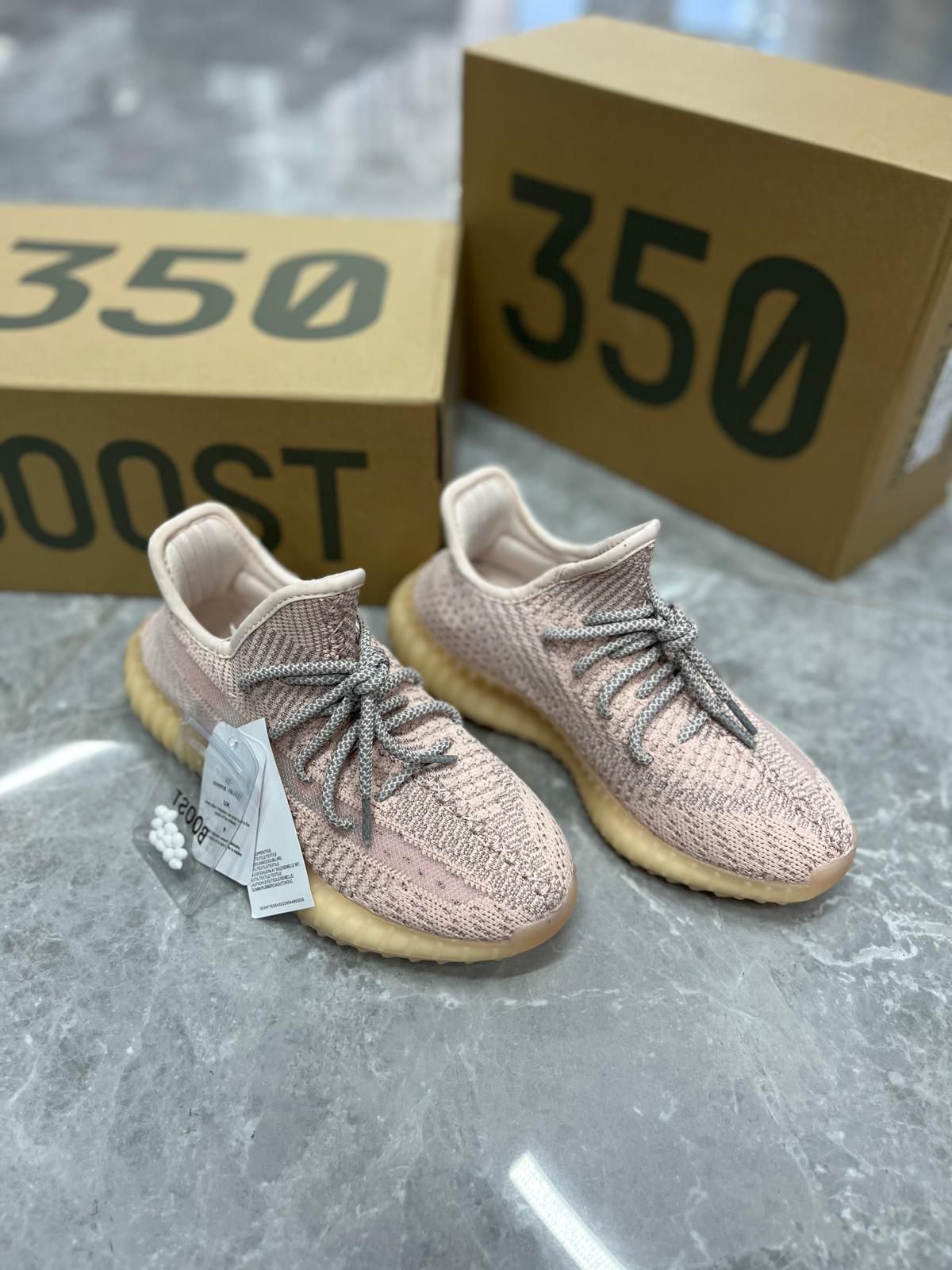 YEEZY SYNTH REFLECTIVE