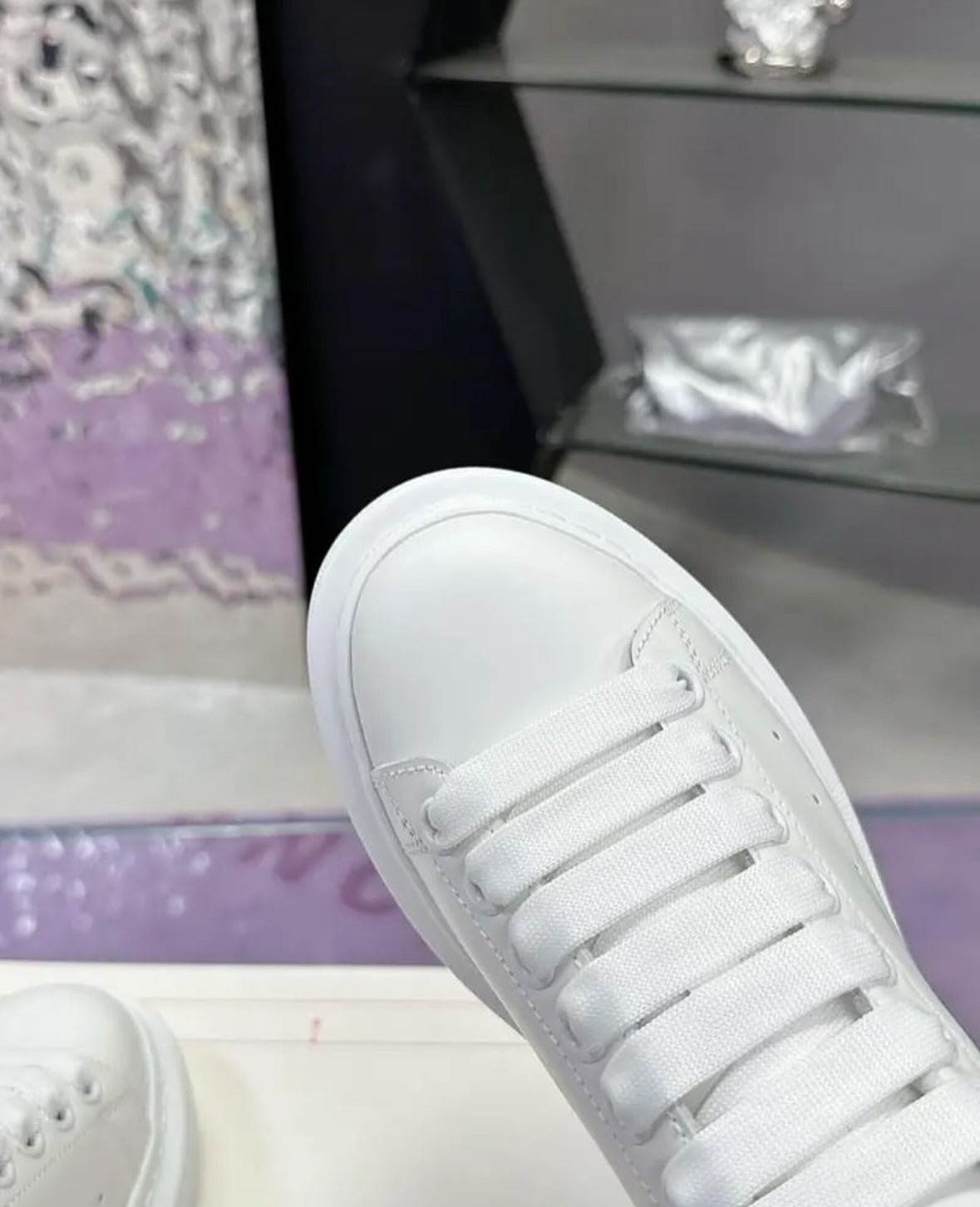 ALEXANDER MCQUEEN SHINY BLACK WHITE