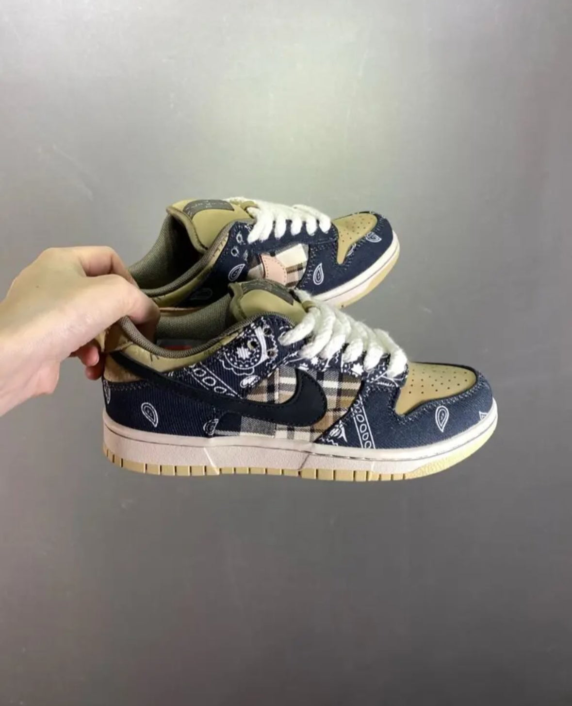 NIKE X TRAVIS SCOTT DUNK LOW